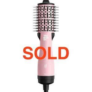 !!SOLD!!
The Knot Dr. All-in-One Compact Oval Dryer Brush in Sapphire